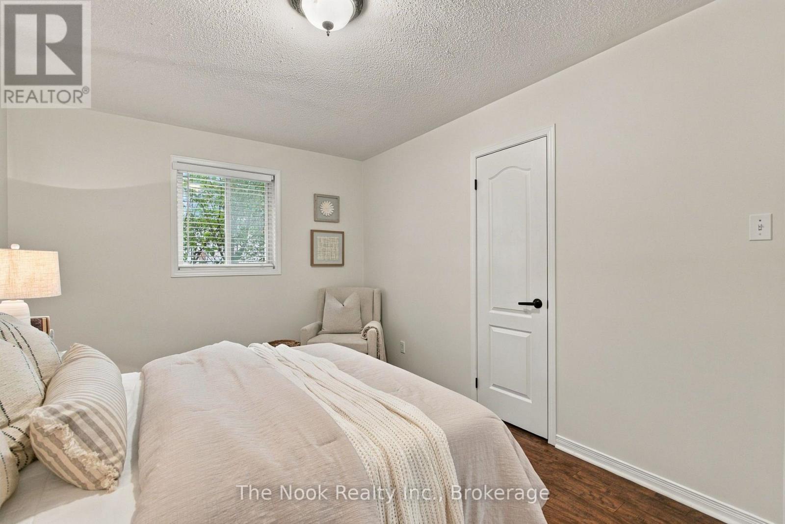 33 Laing Court — photo 27
