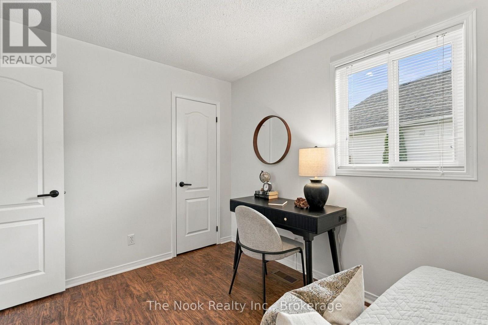 33 Laing Court — photo 29