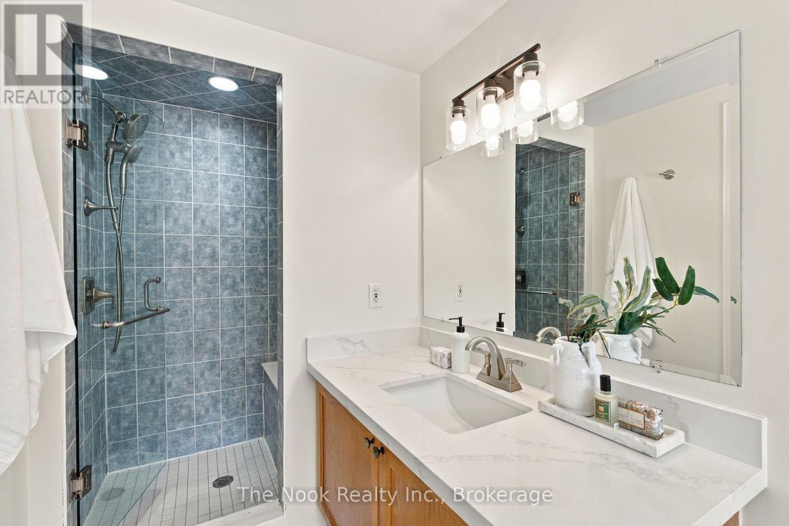 33 Laing Court — photo 36