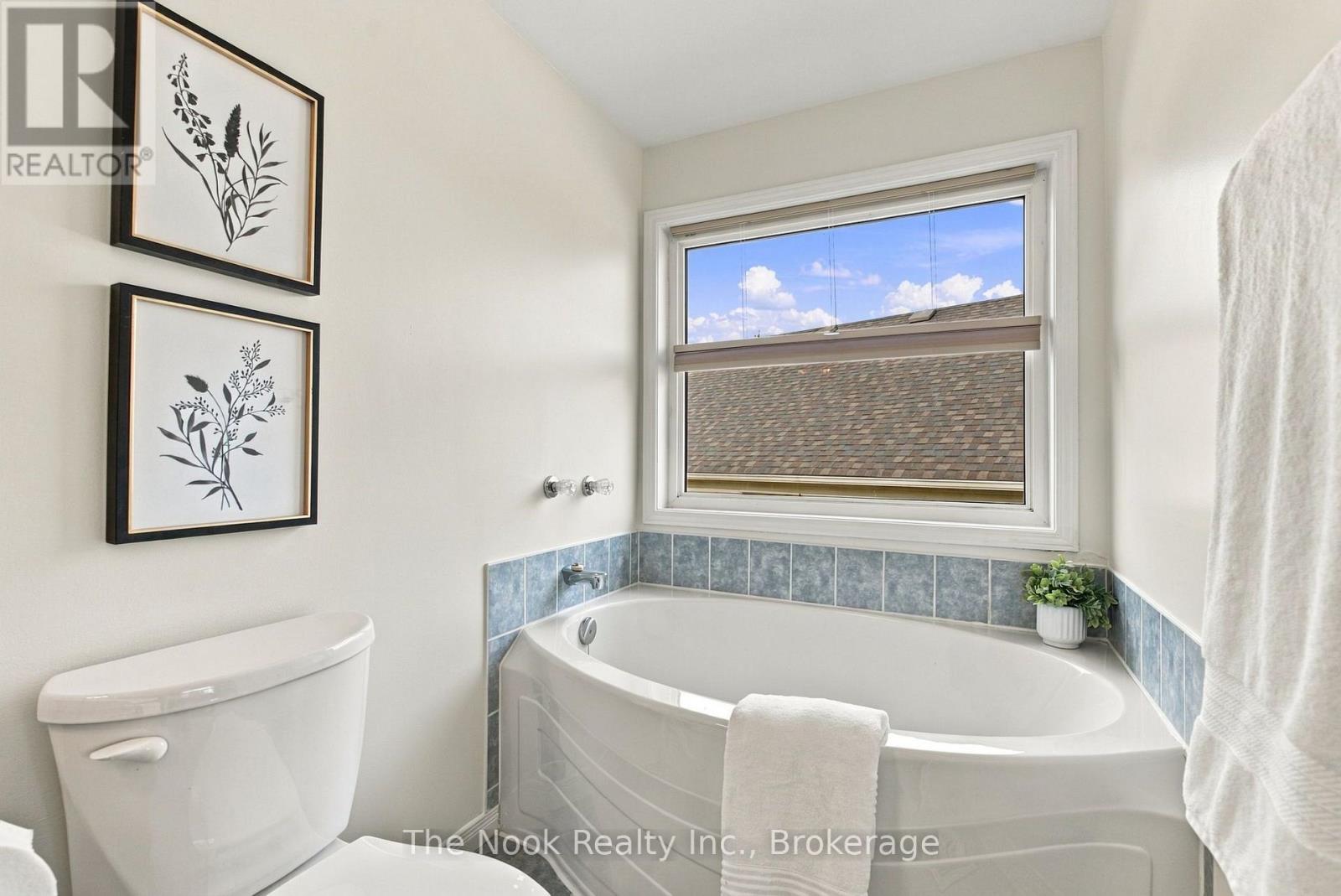 33 Laing Court — photo 37