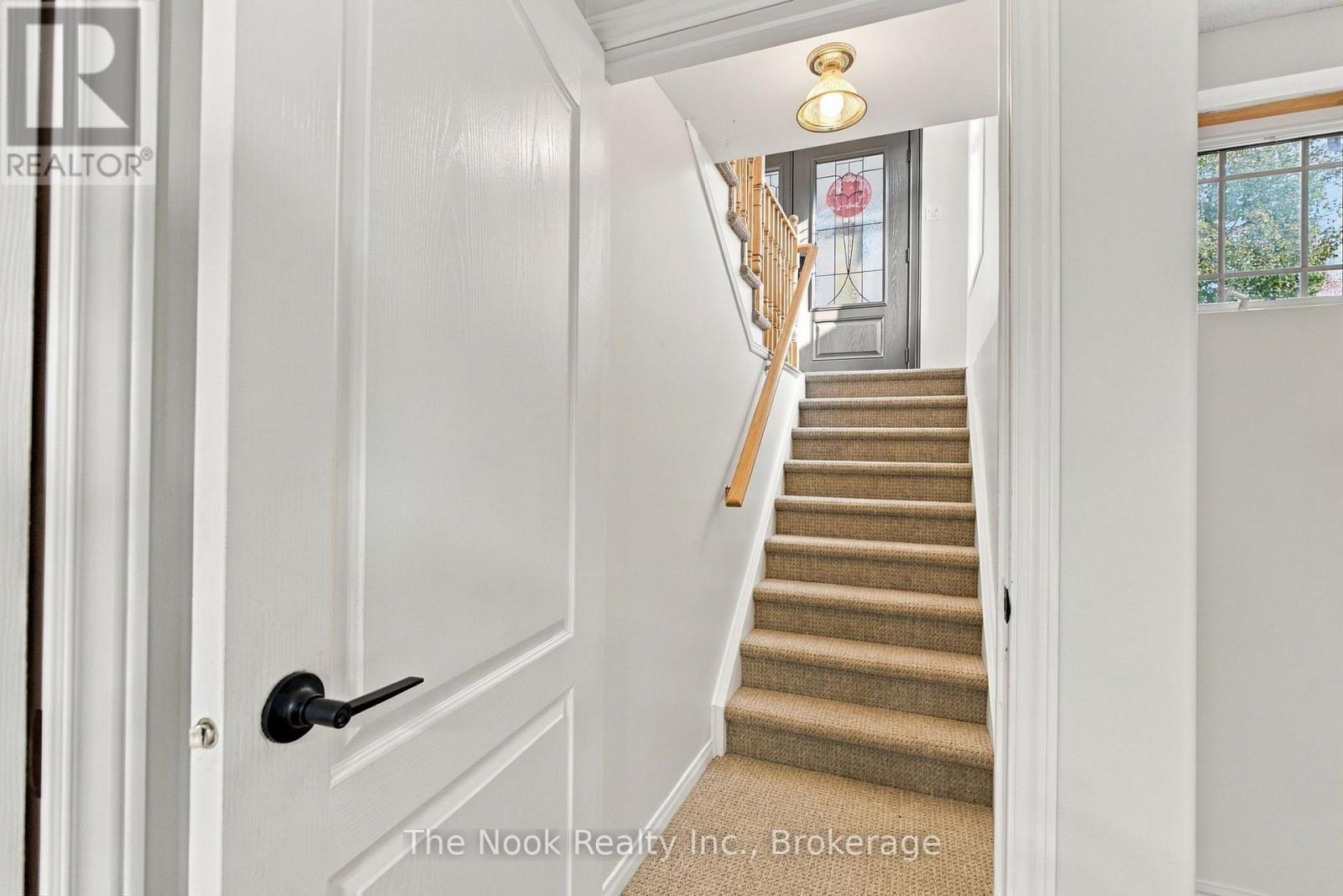 33 Laing Court — photo 38
