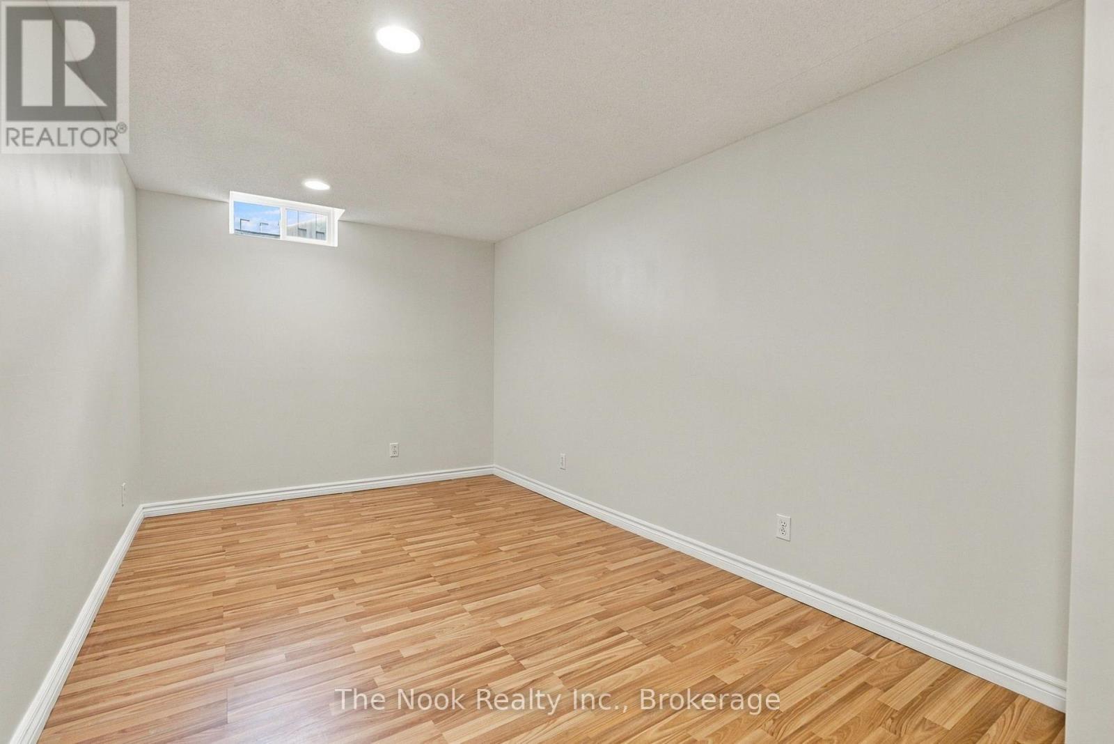 33 Laing Court — photo 43