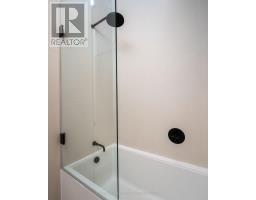 82 Wilson Road, Prince Edward County, ON K0K1G0 Photo 35