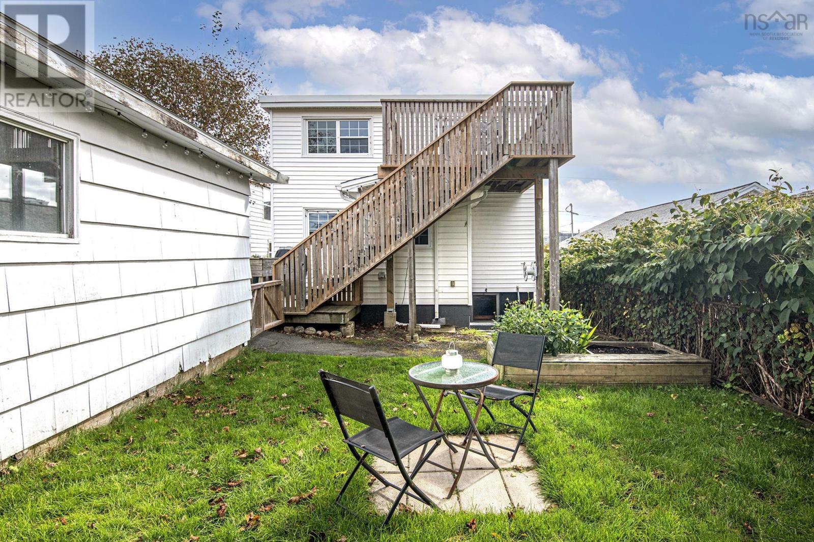 5879 Stairs Street - 37