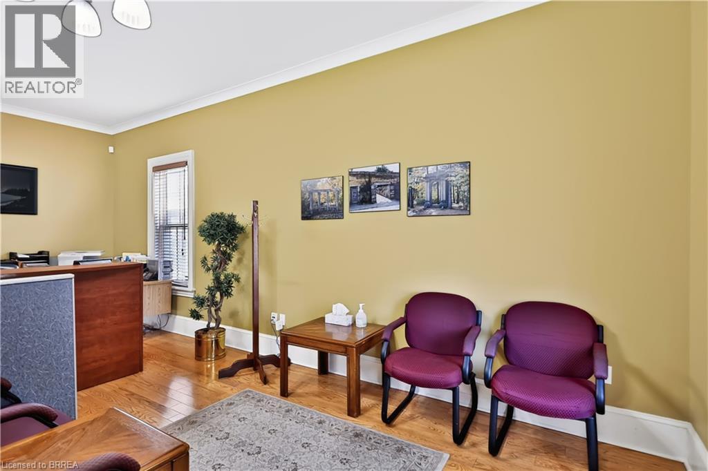 241 BRANT Avenue, Brantford — photo 3