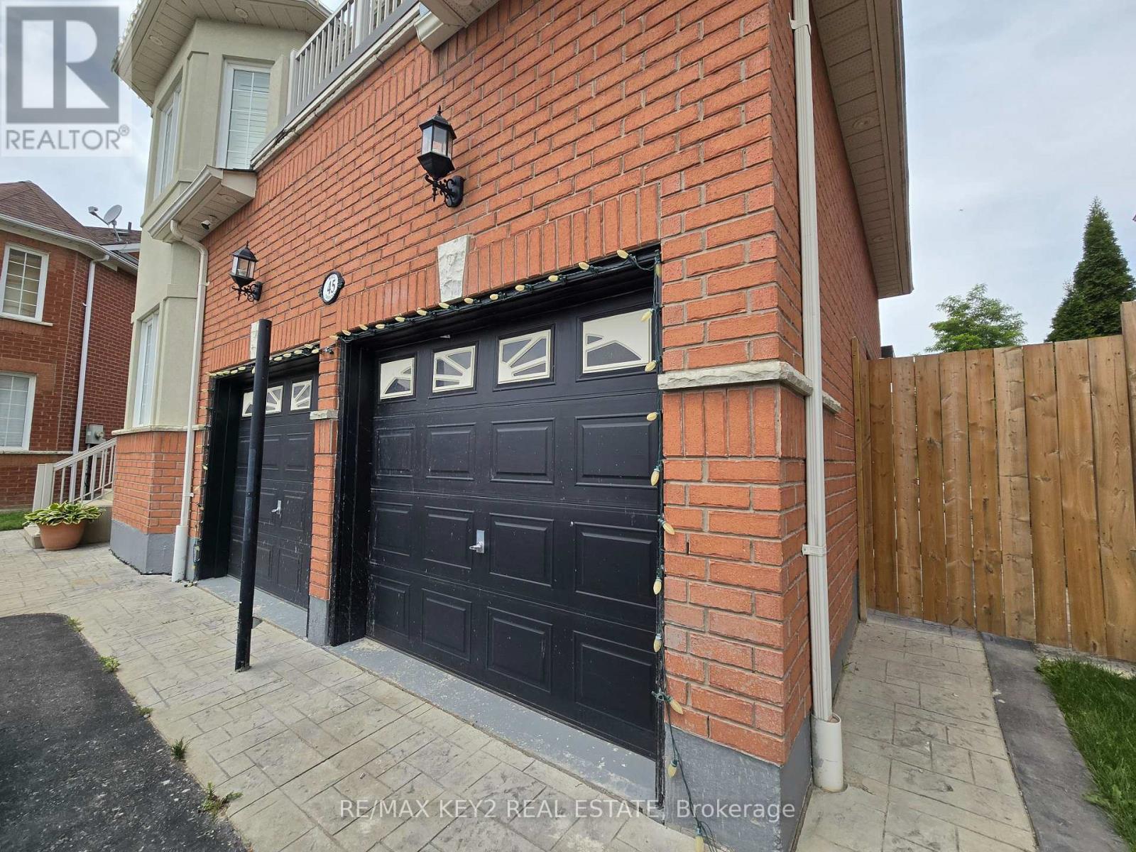 45 BALL CRESCENT, Whitby (Williamsburg)