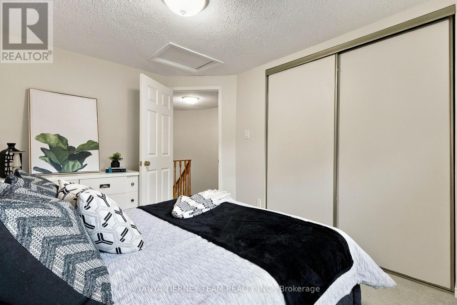25 COULTON COURT - 36