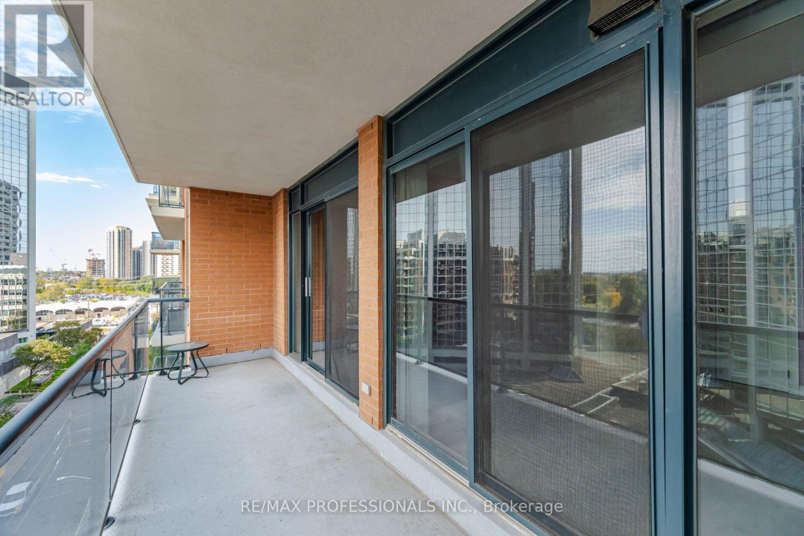 901- 2 Aberfoyle Crescent North, Toronto, ON photo 22