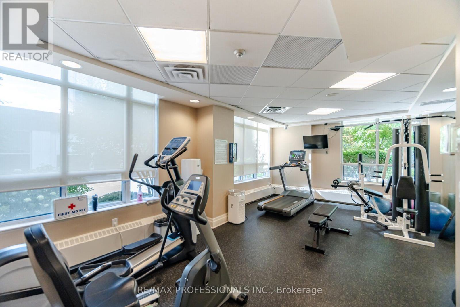 901- 2 Aberfoyle Crescent North, Toronto, ON photo 24