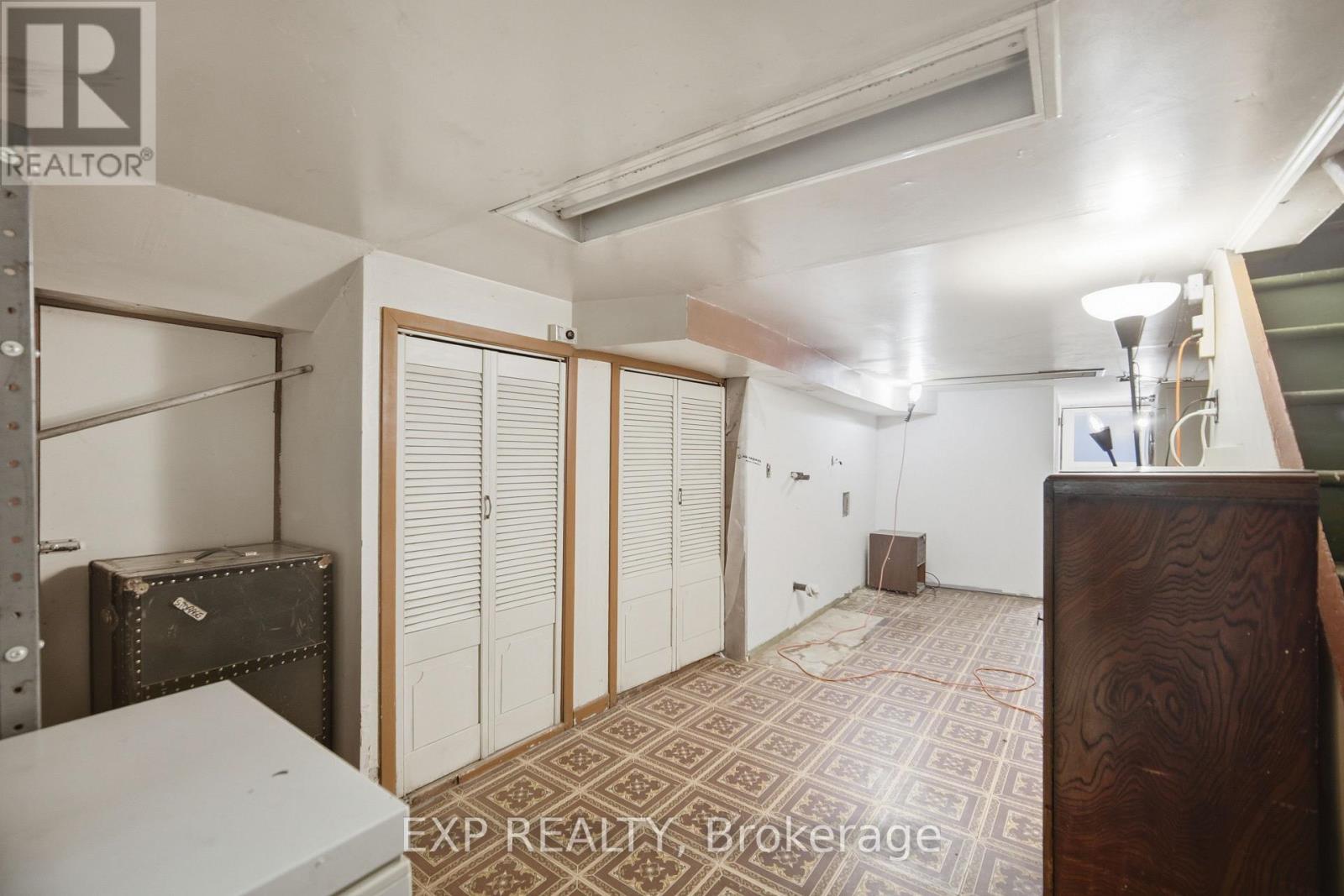 64 SYMINGTON AVENUE - 28