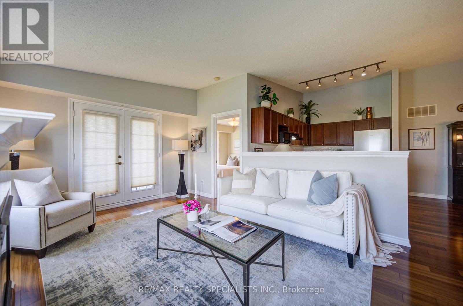 #414 1483 MAPLE AVENUE - 10