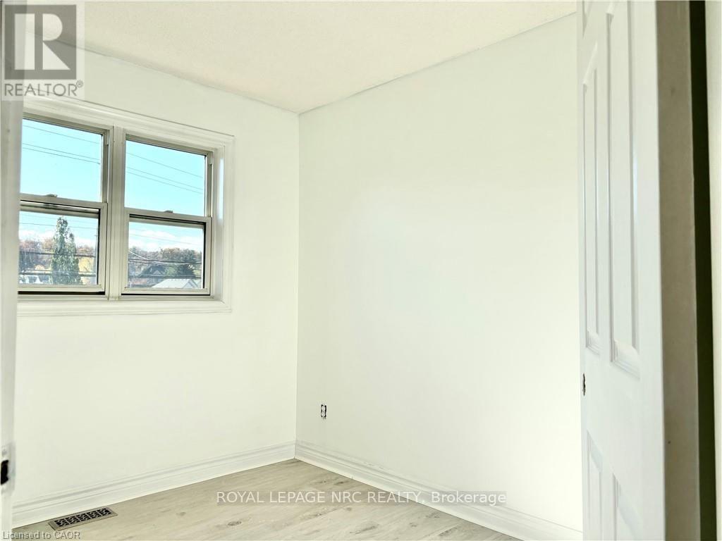299 Main Street East — photo 16