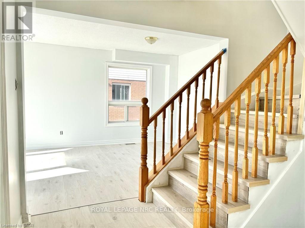A - 299 MAIN STREET E, Grimsby (Grimsby East) — photo 2