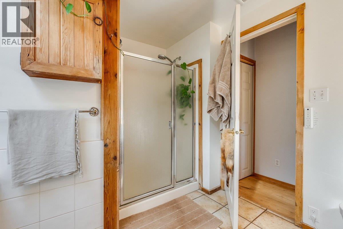 3051 Fofonow Road, Nelson - Image 1