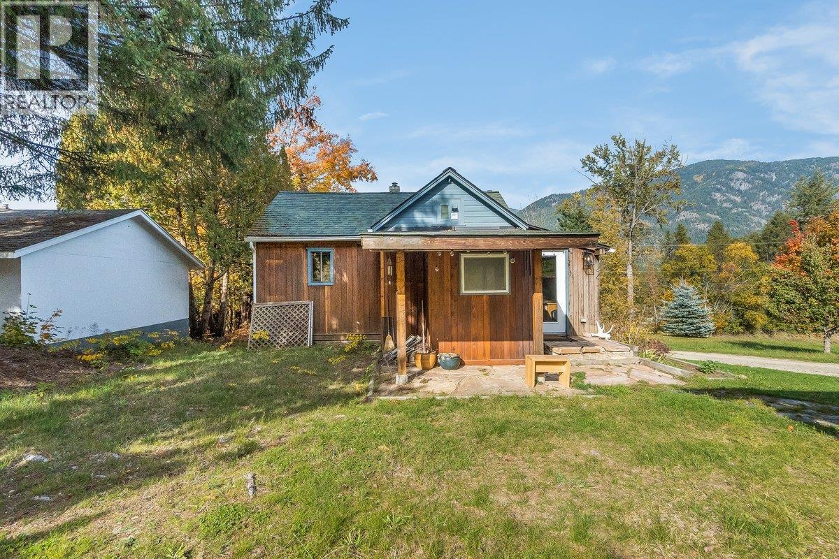 3051 Fofonow Road, Nelson - Image 1