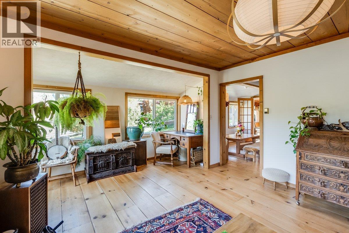 3051 Fofonow Road, Nelson - Image 1