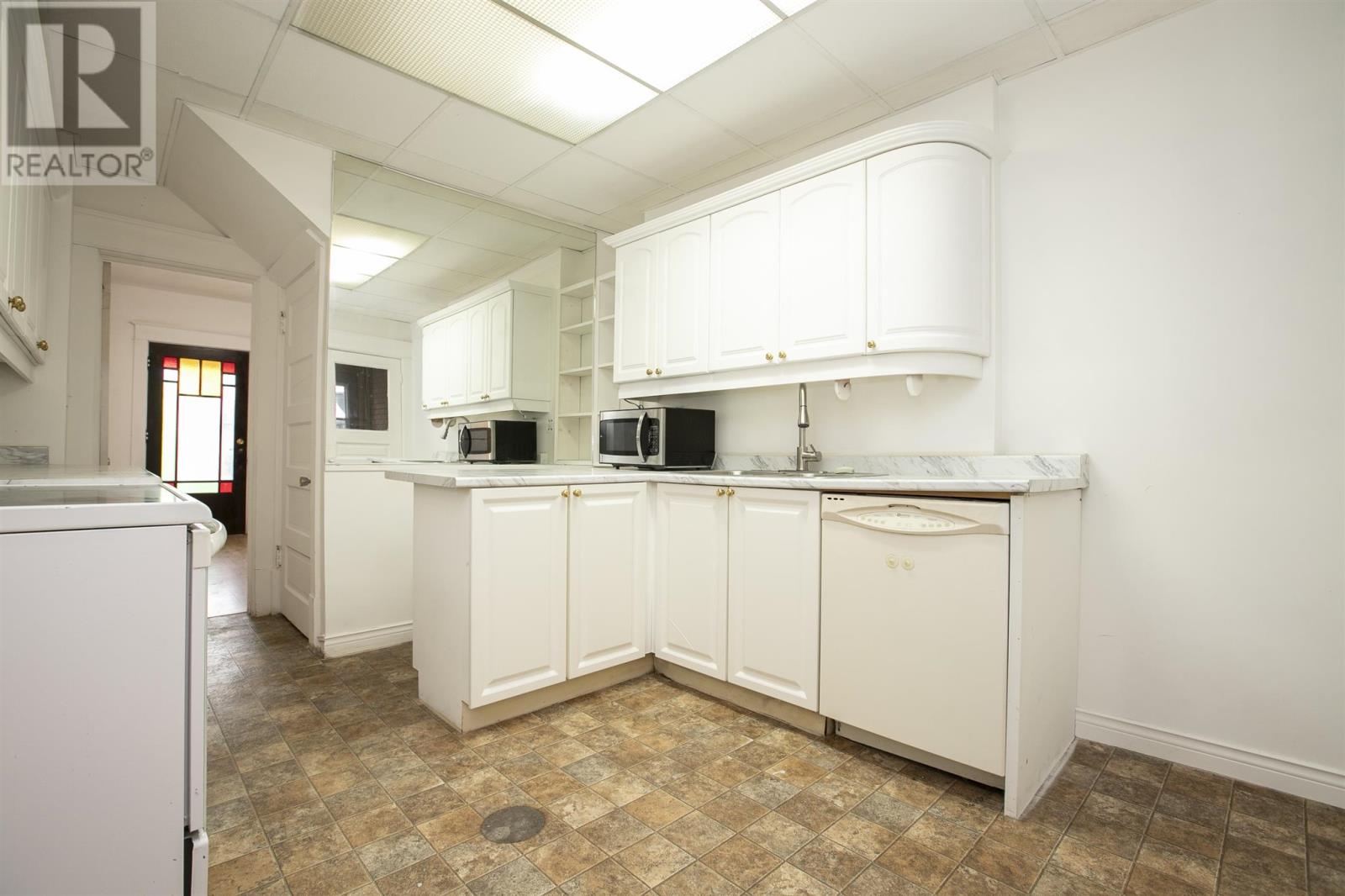 191 Pim ST - 21