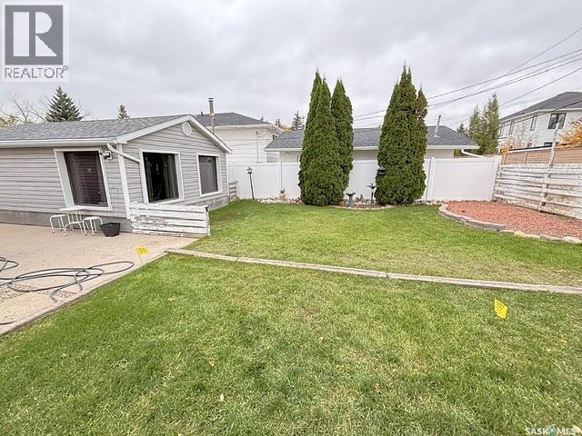954 Brown STREET, Moose Jaw — photo 16