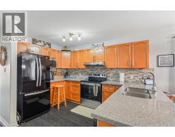 Kitchen - 142 Marlborough Street, Brantford, ON N3S7Y2 Photo 9