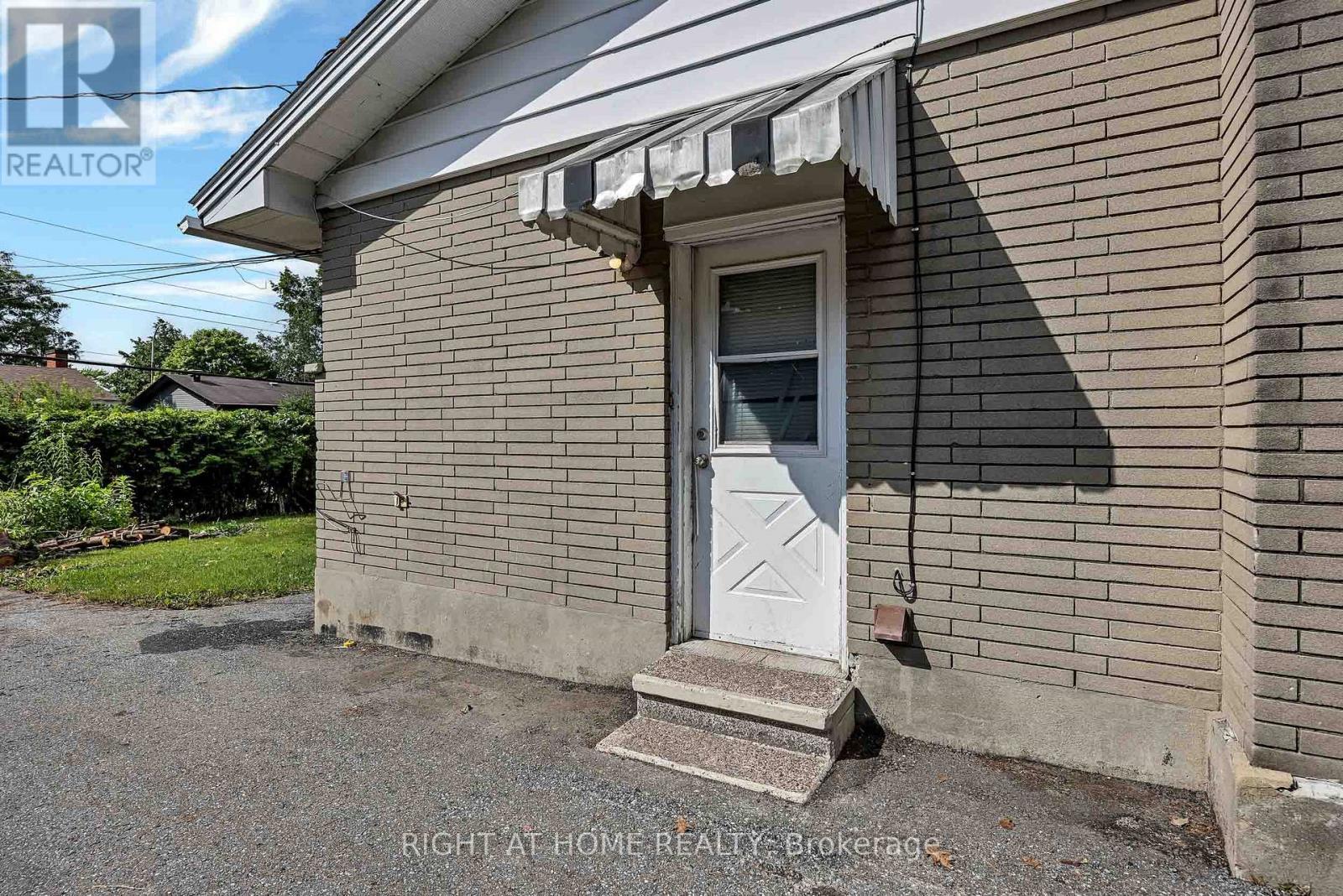 24 Largo Crescent South — photo 22