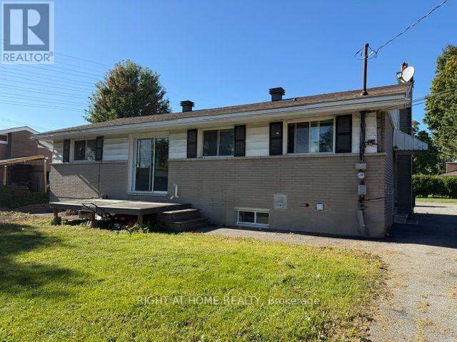 24 Largo Crescent South — photo 25
