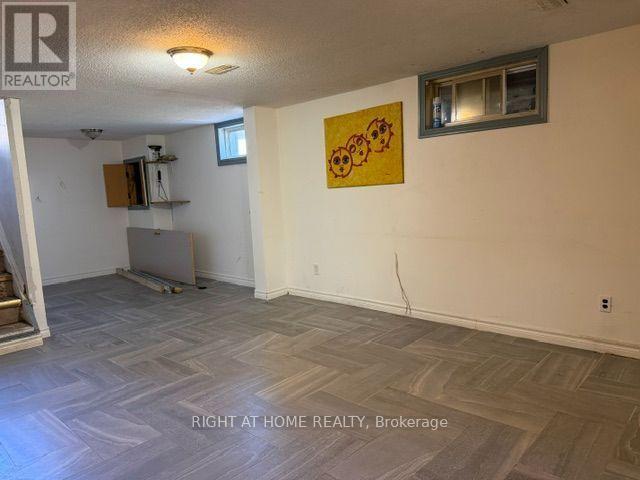 24 Largo Crescent South — photo 30