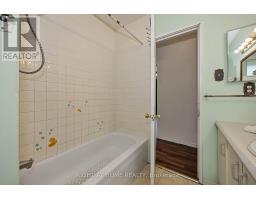 24 Largo Crescent S, Ottawa, ON K2G3C7 Photo 21