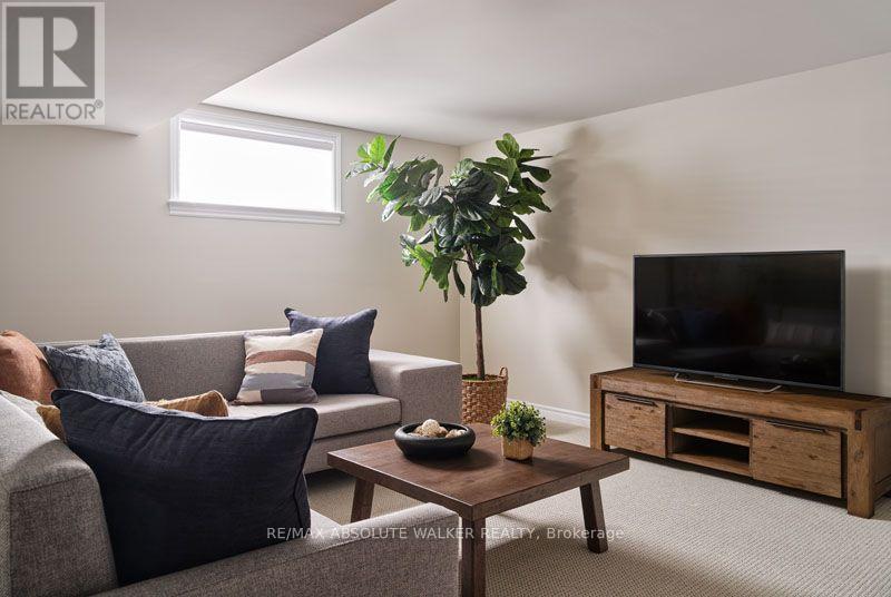 301 Rialto Street — photo 14
