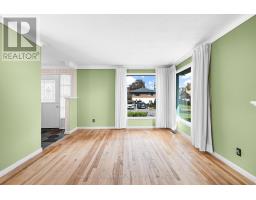 Primary Bedroom - 742 Cork Street, Ottawa, ON K1G1X9 Photo 6