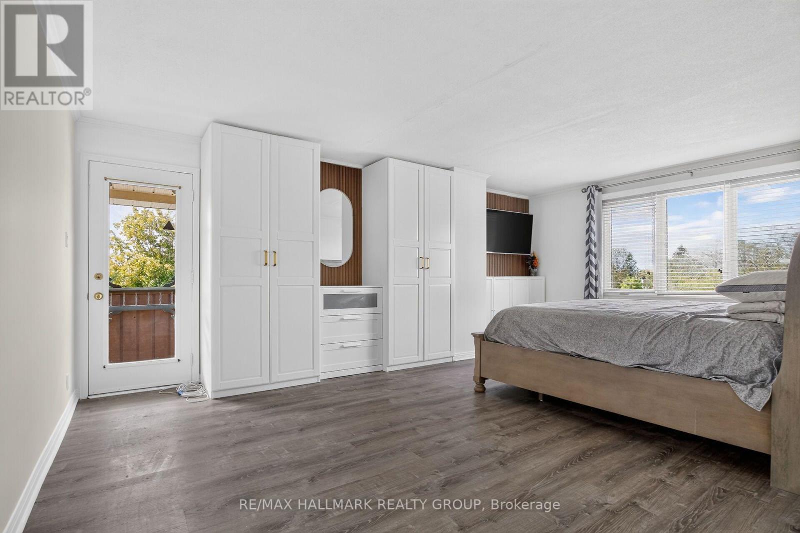 207 Stratas Court — photo 28