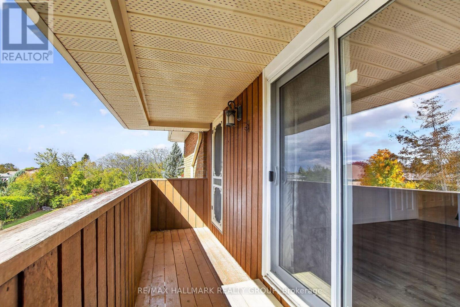 207 Stratas Court — photo 31