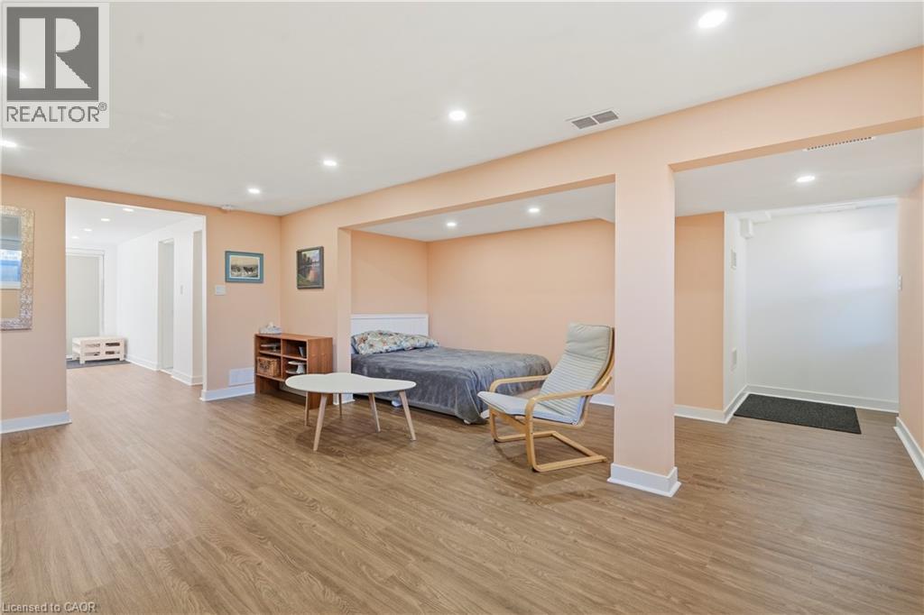 23 GREEN MAPLE Drive - Image 21
