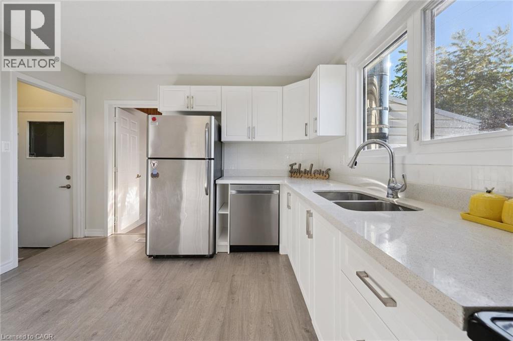259 THORNCREST Drive - 22