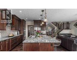 4pc Bathroom - 66 Nolancliff Crescent Nw, Calgary, AB T3R0S6 Photo 18