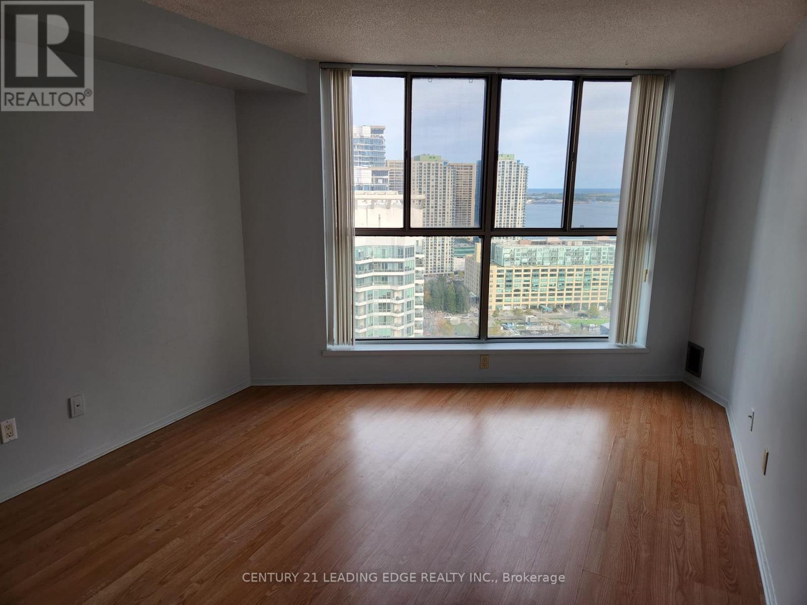 260 Queens Quay West — photo 12