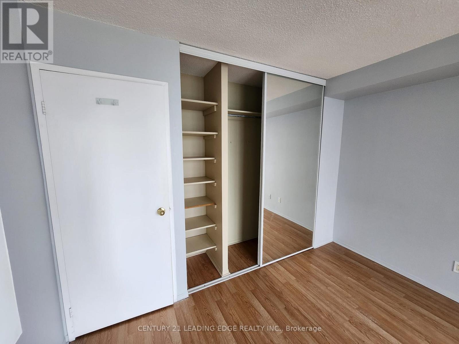 260 Queens Quay West — photo 10