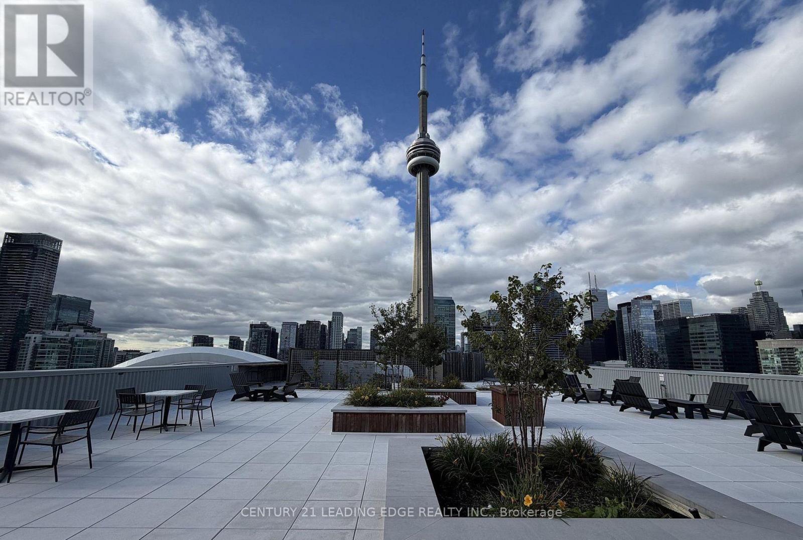 260 Queens Quay West — photo 17