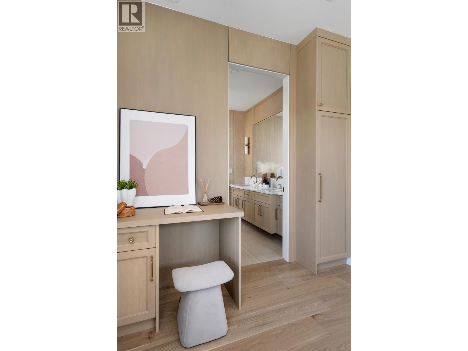 Photo of 2 127 W 17TH AVENUE 21