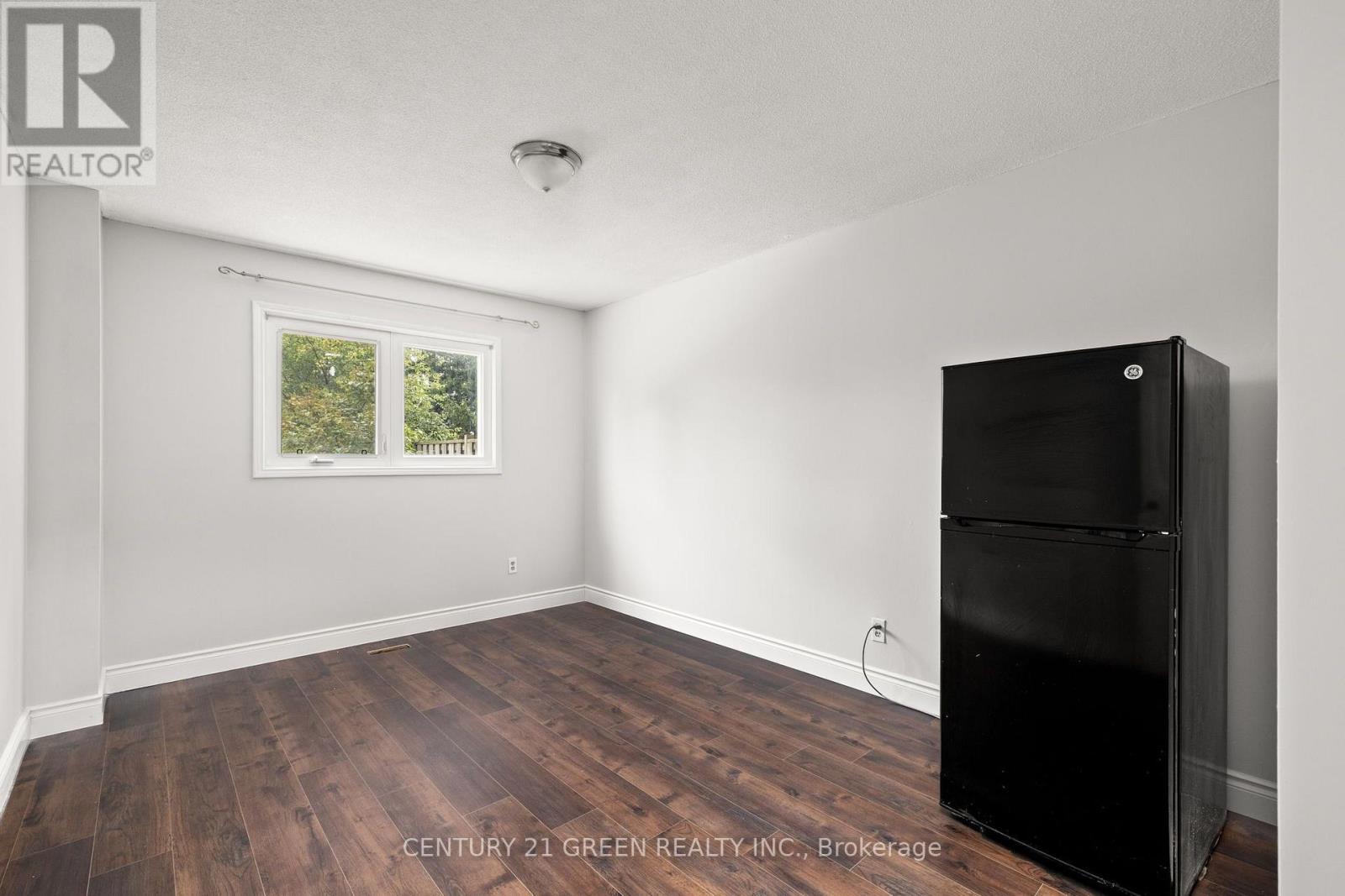 15 Lady Stewart Boulevard — photo 21