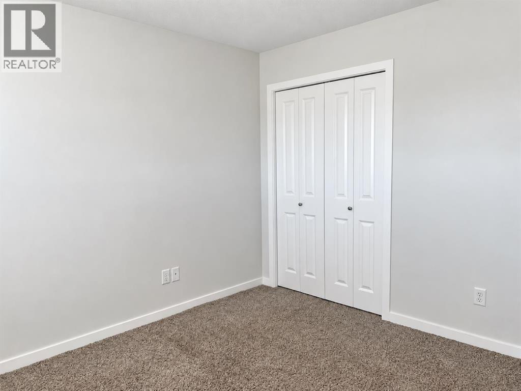 Photo 17 of 27