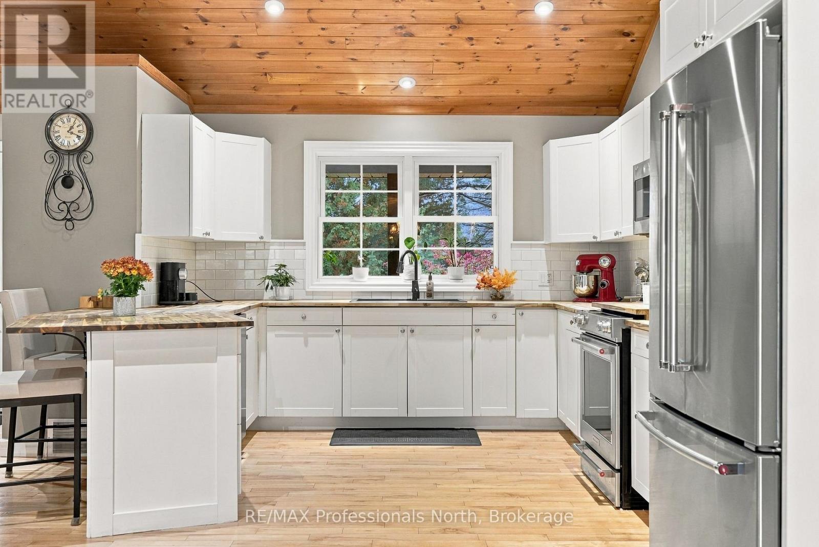 1276 LIMBERLOST ROAD, Lake of Bays (Sinclair) — photo 10