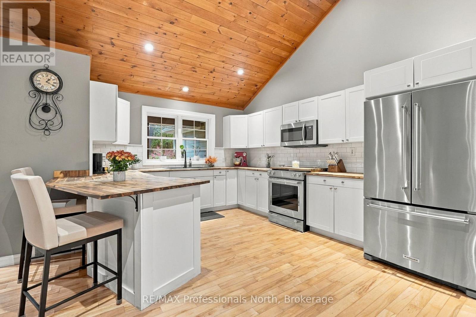 1276 LIMBERLOST ROAD, Lake of Bays (Sinclair) — photo 11