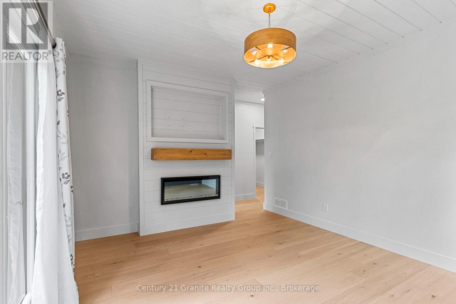 150 College Drive — photo 15