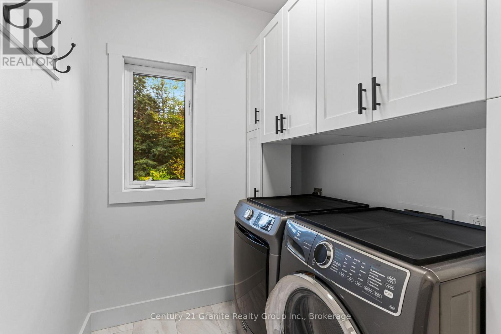 150 College Drive — photo 27