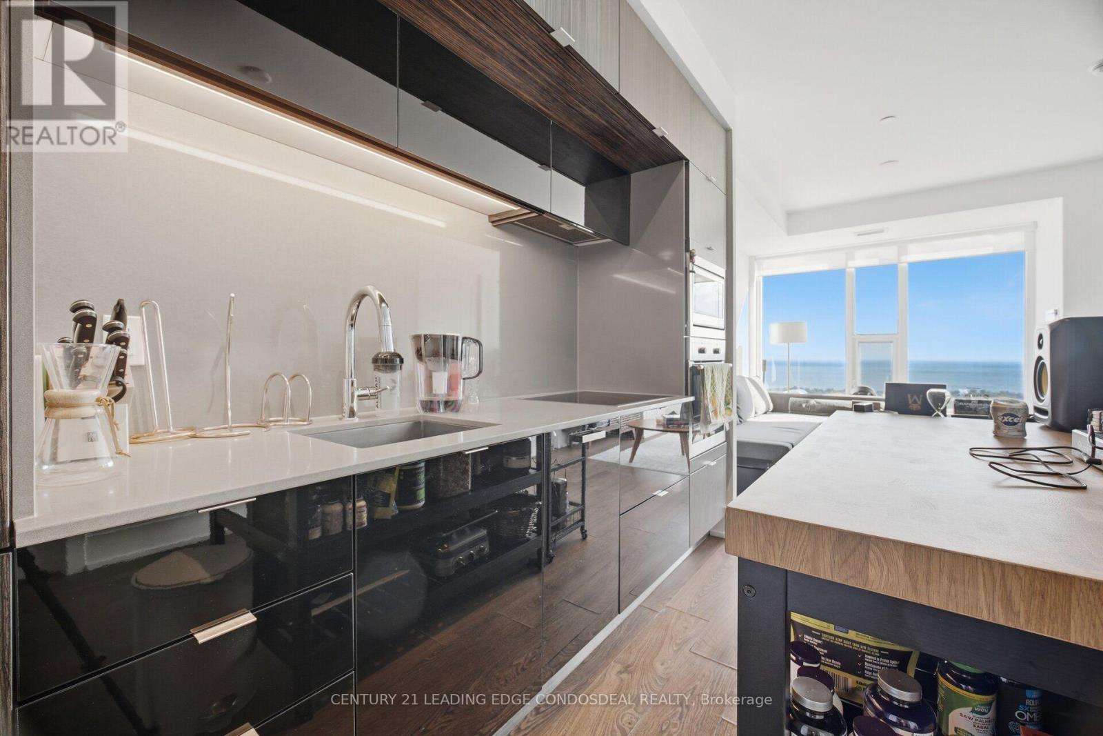 10 York Street — photo 11