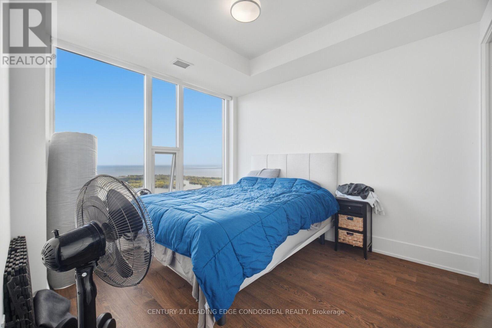 10 York Street — photo 21