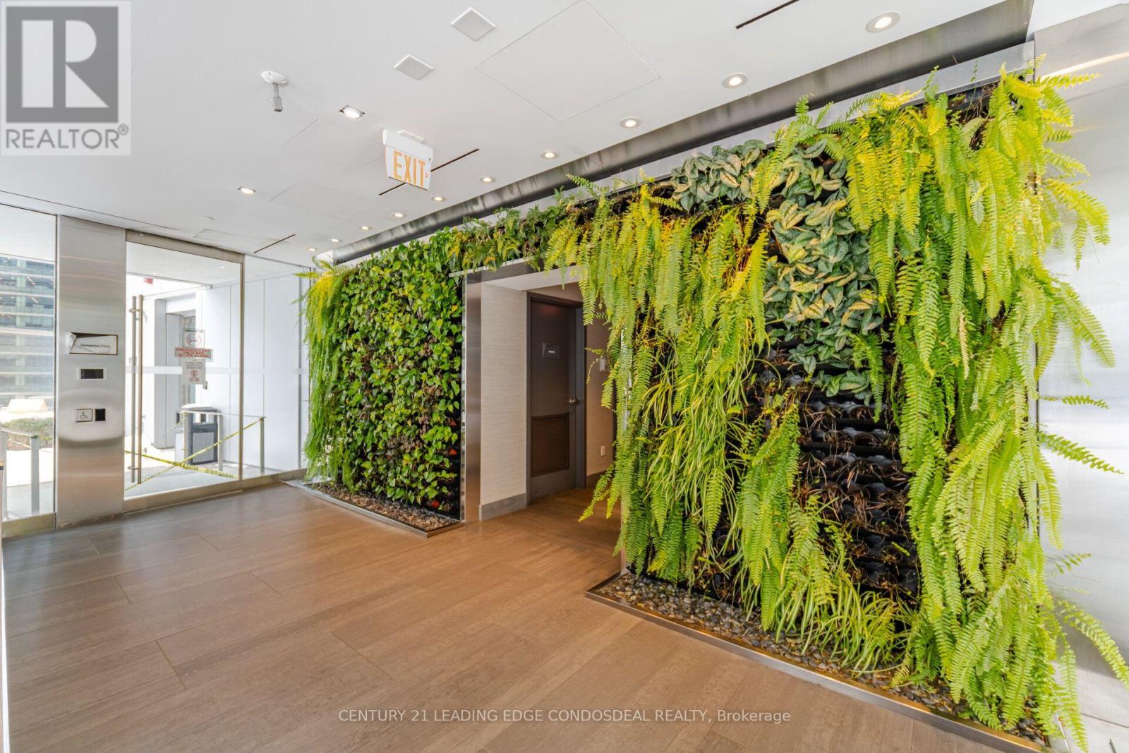 10 York Street — photo 31