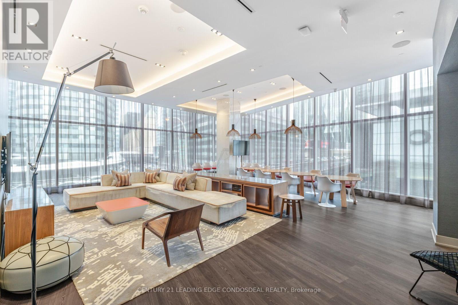 10 York Street — photo 32