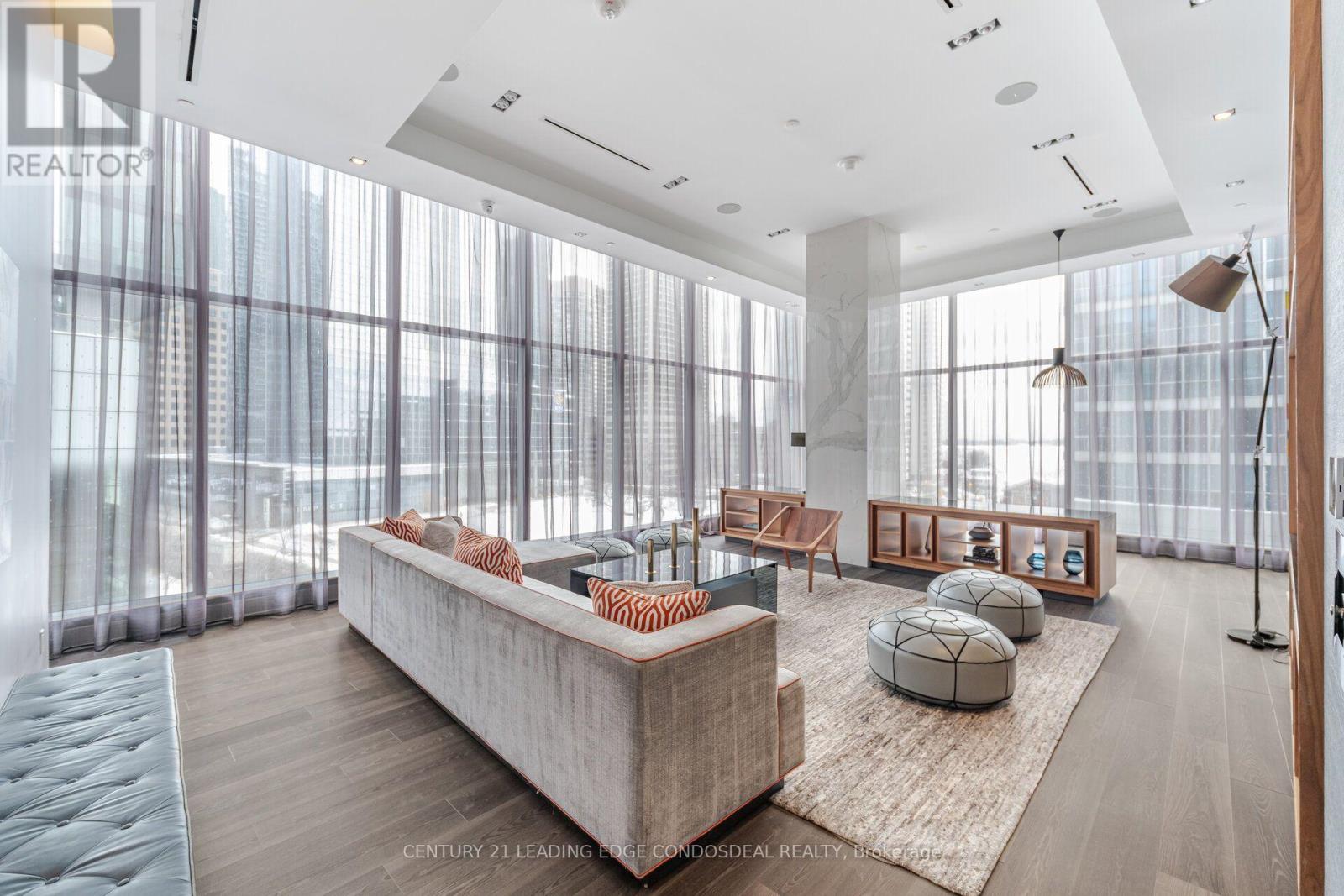 10 York Street — photo 34