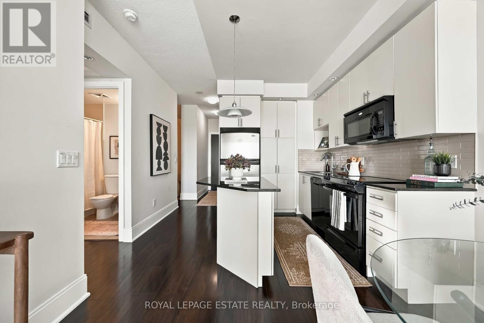 181 Wynford Drive — photo 2